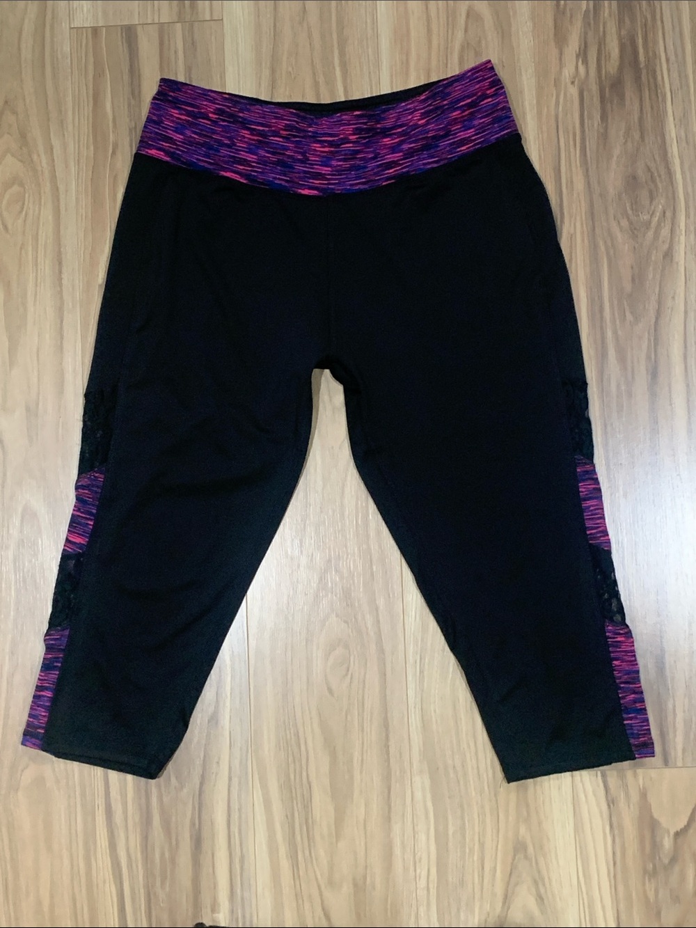Game Time Capri Yoga Pants / Leggings Sz M